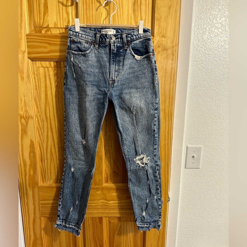 Abercrombie & Fitch Mom jeans